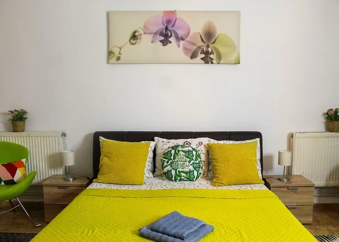 Apartment Collosal *